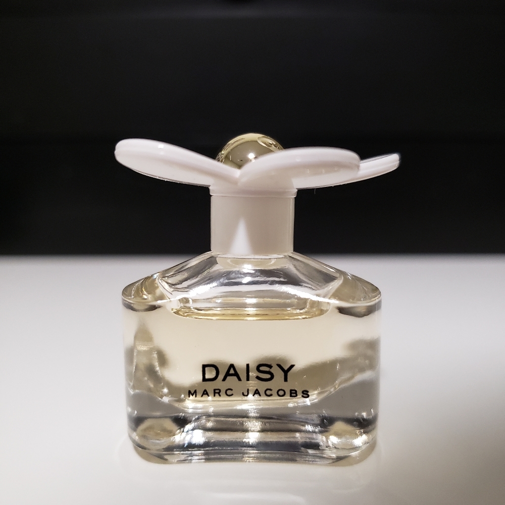 Marc Jacobs Daisy